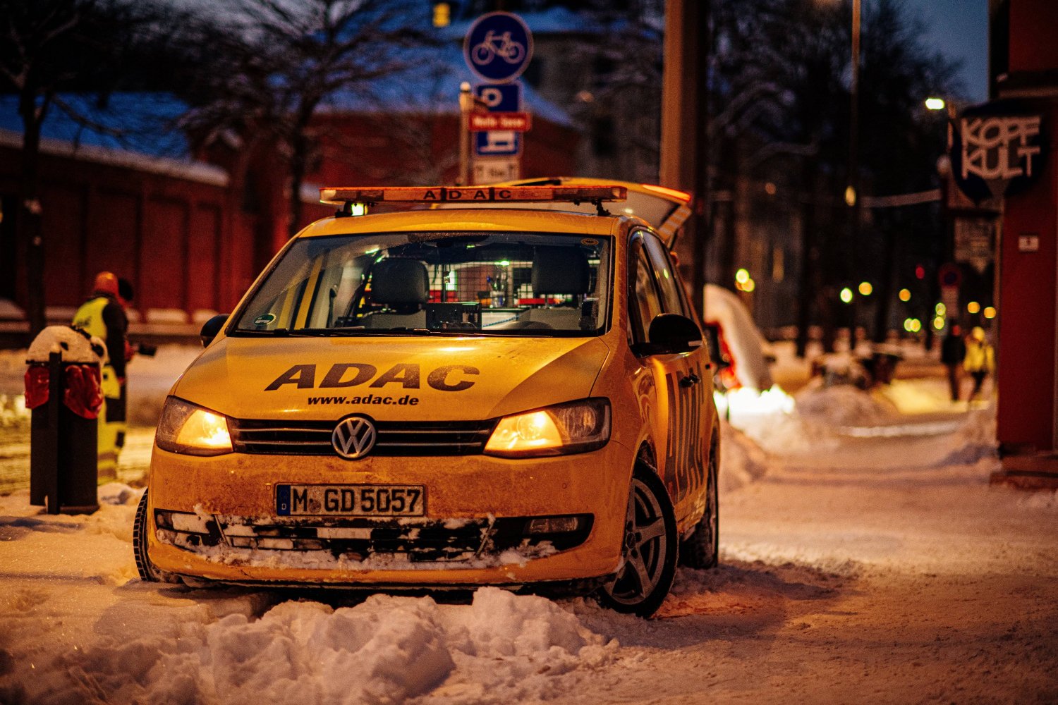 Trotz Schnee und Minus-Graden im Dauereinsatz - die Fahrzeuge der ADAC Pannenhilfe.