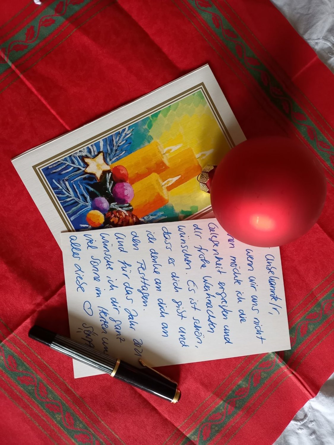 Aus einer Weihnachtskarte entstand eine Brieffreundschaft zwischen zwei Menschen unterschiedlicher Generationen und über die räumliche Distanz hinweg.