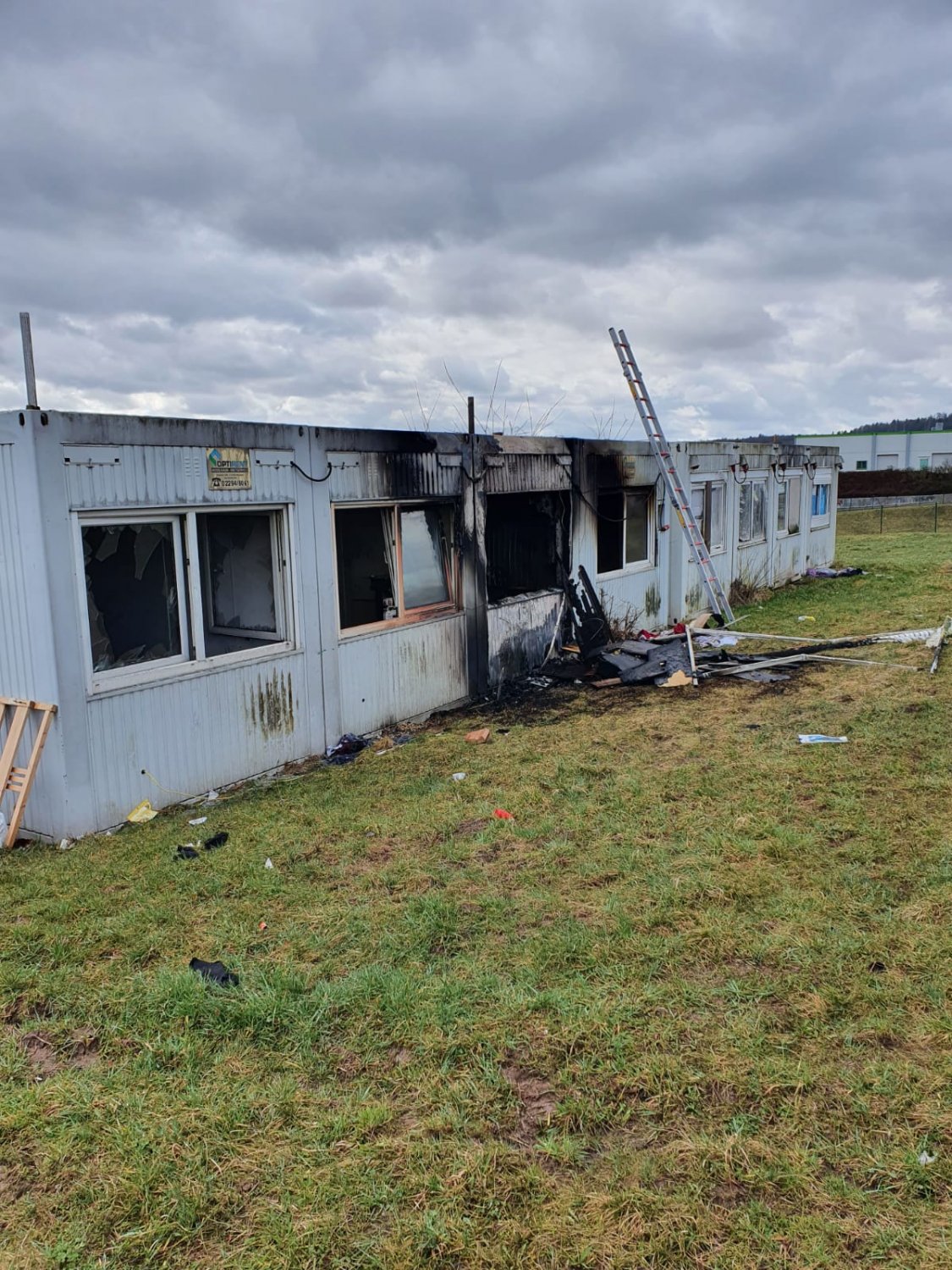 Feuer in einer Wohncontaineranlage bei Schlüchtern
