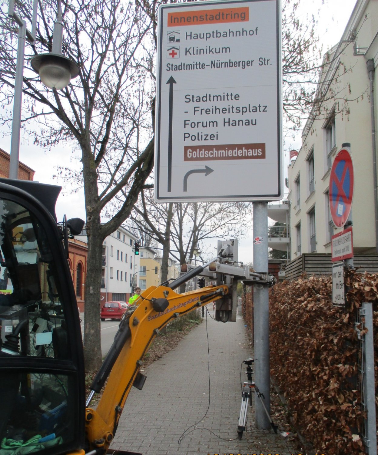 Zur Auswertung der Windlast-Tests wird ein elektrosensorisch erstelltes Kraft-Weg-Diagramm eingesetzt.