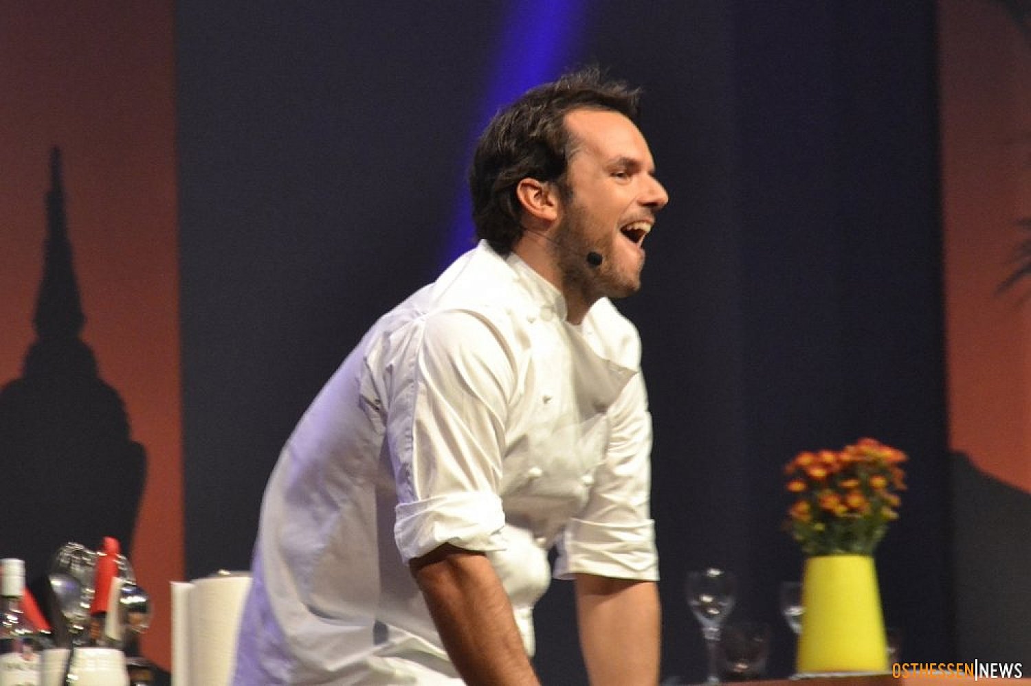 Fernsehkoch Steffen Henssler hat Hit Radio FFH Rede und Antwort gestanden.