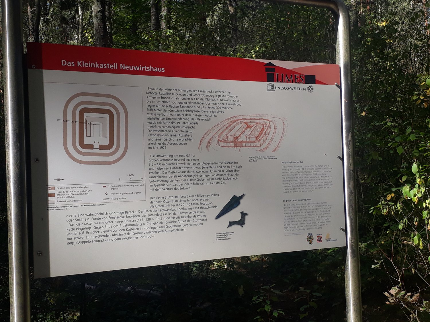 Informationstafel am Parkplatz „Neuwirtshaus“ bei Hanau über das Kleinkastell am Limes
