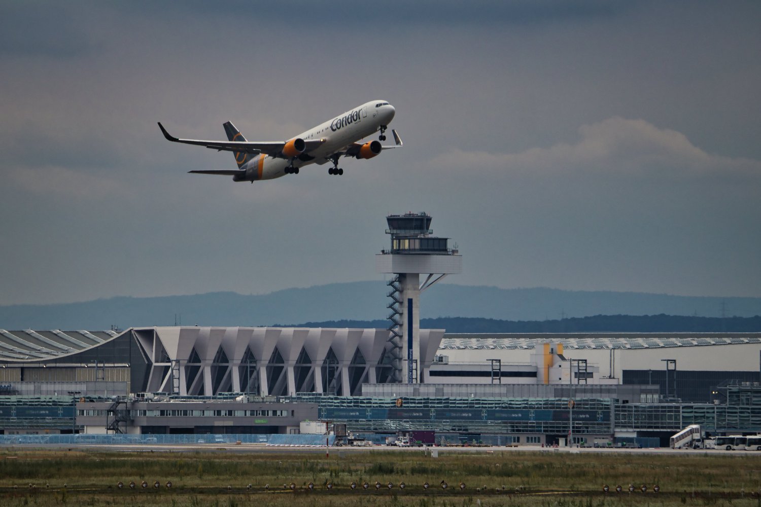 flughafen frankfurt am main ankunft terminal 2 adresse