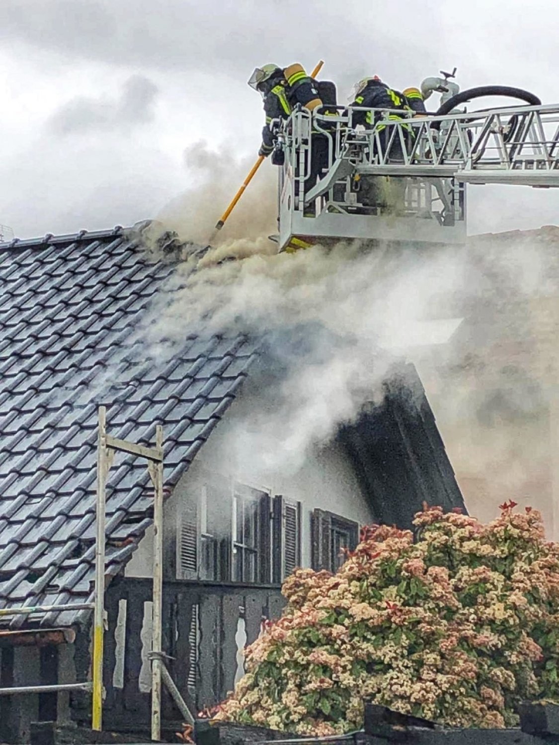 Dachstuhlbrand in Neuenhaßlau