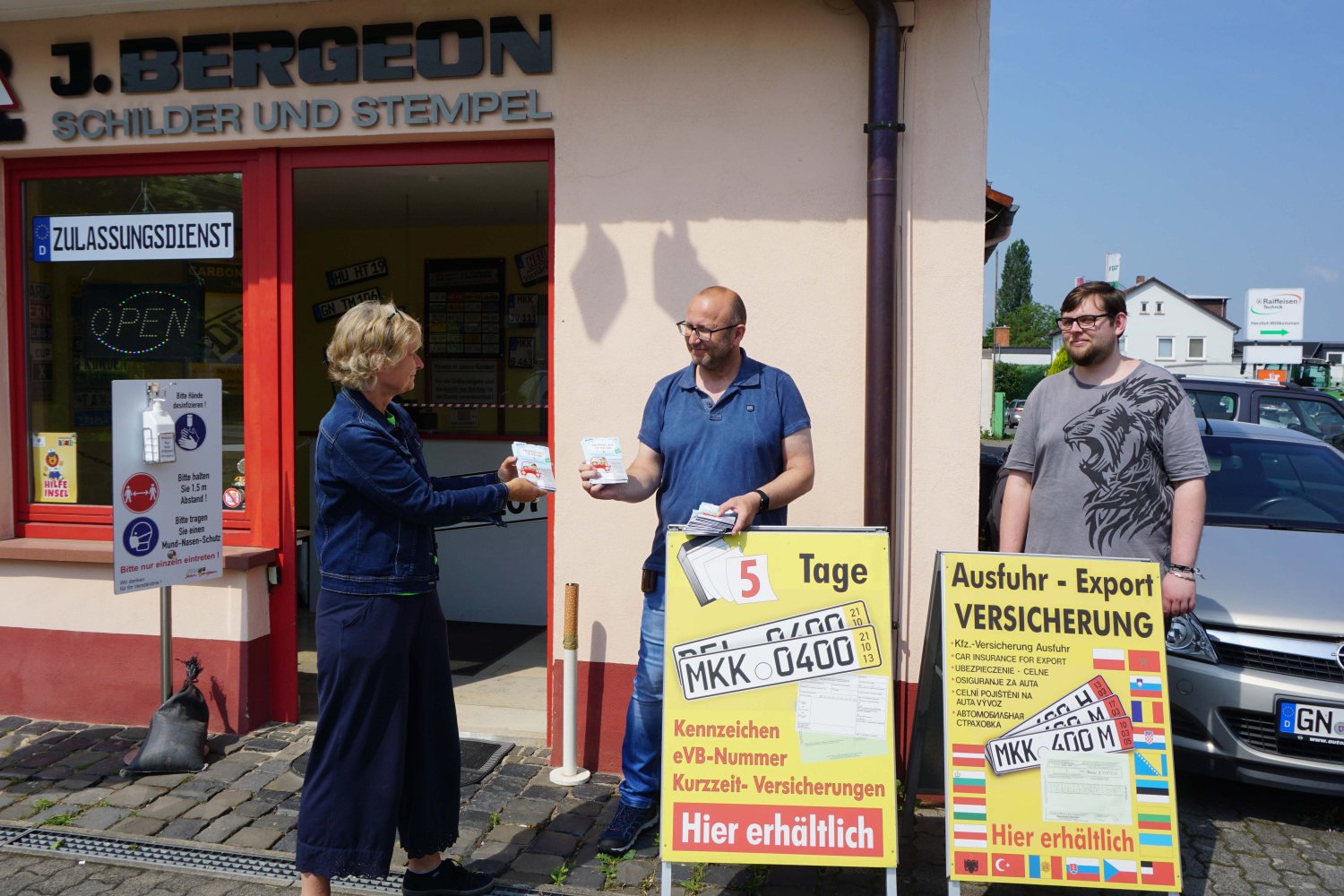 Dagmar Wieland, Fachstelle für Suchtprävention, Thomas Englisch von der Firma Bergeon und Jan Gärtner, ebenfalls Fachstelle für Suchtprävention.