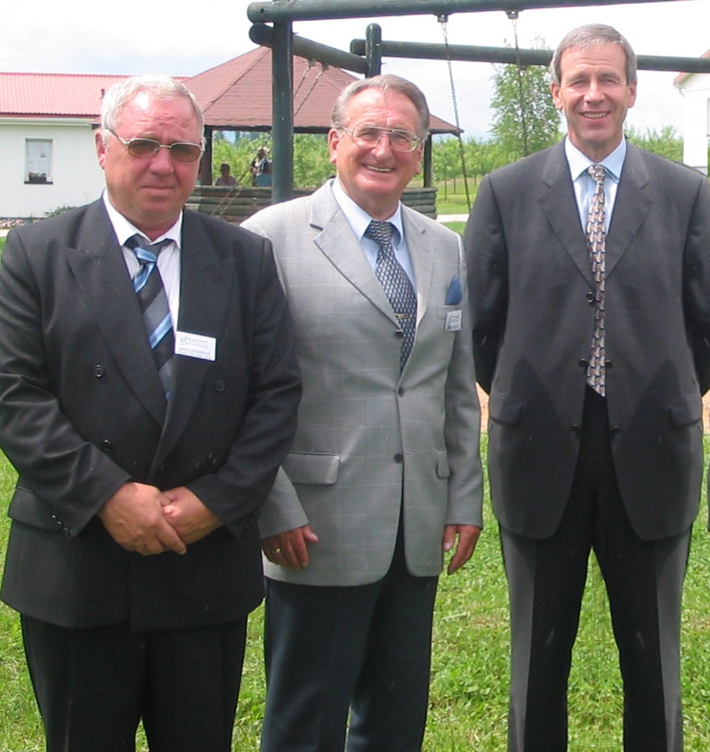 Osman Pozderovic mit Beiratsvorsitzendem Karl Eyerkaufer und Vorstandsvorsitzendem Heinz-Werner Binzel 