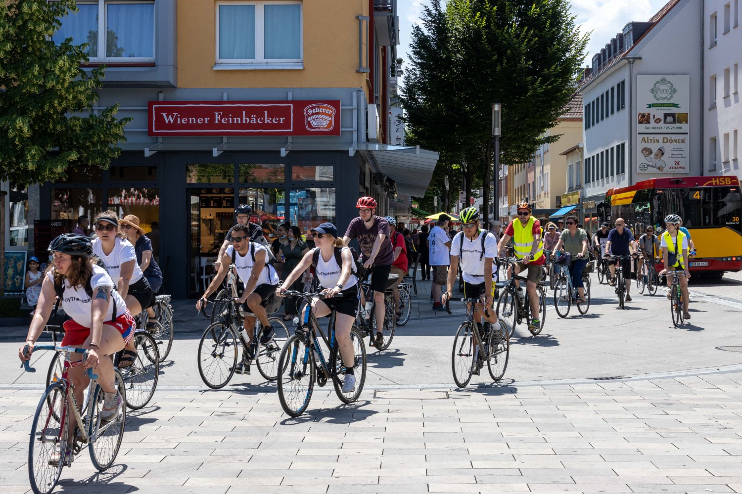Zahlreiche Teilnehmer nahmen an der Fahrrad-Demo in Hanau teil