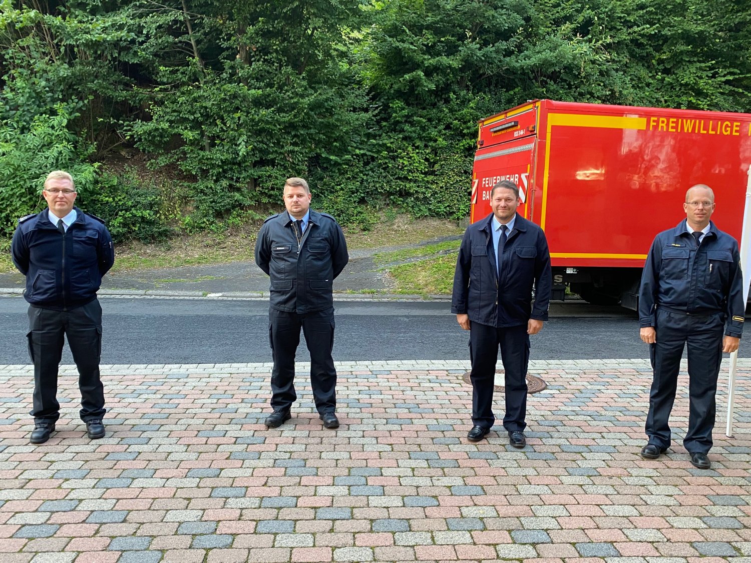 Wehrführer Andreas Salomon, der neue stellvertretende Wehrführer Michael Schanz, Stadtbrandinspektor Jens Bannert und Kreisbrandmeister Markus Felber.