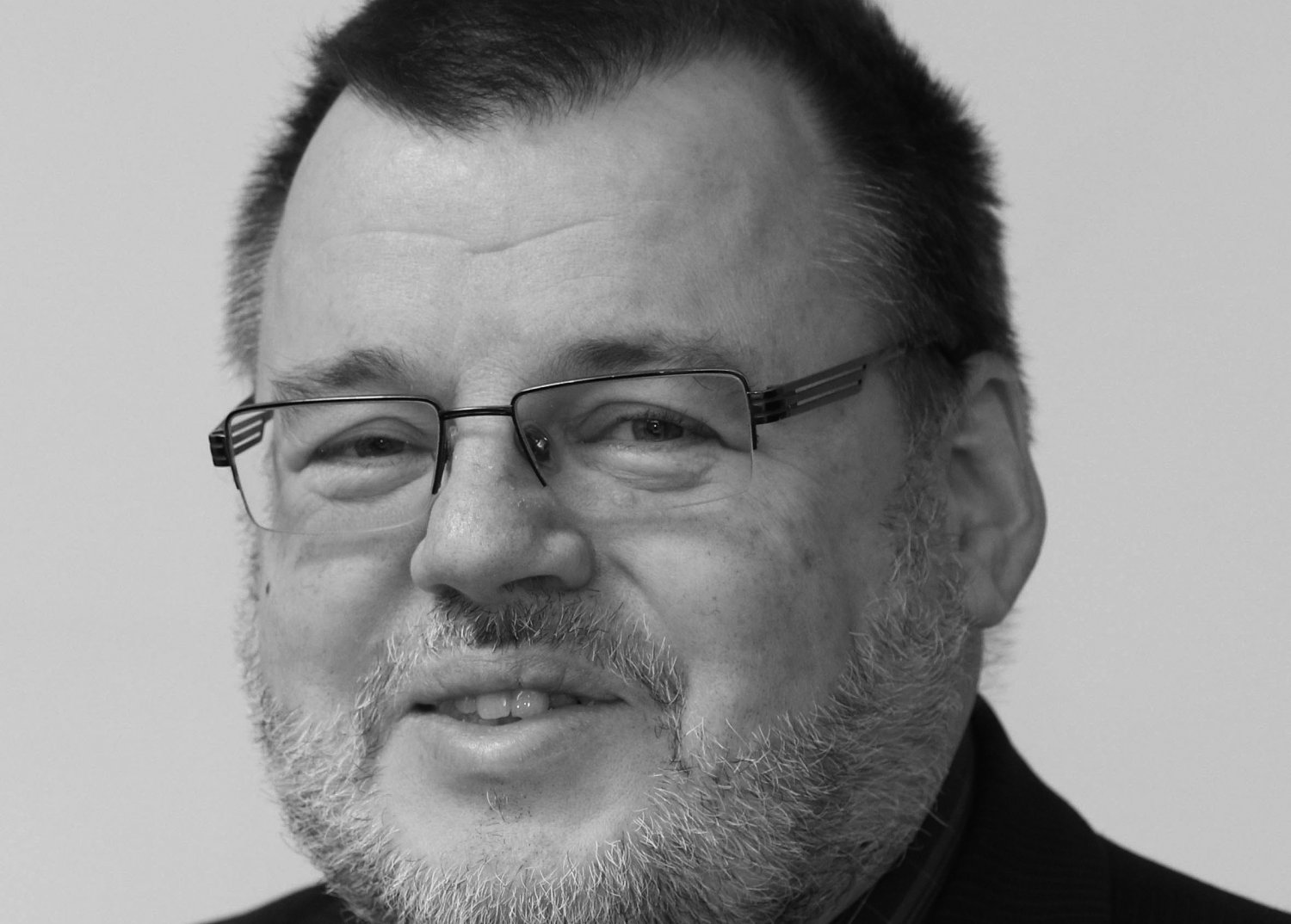 Mit tiefer Trauer hat die Kreisspitze die Nachricht vom Tode des langjährigen Geschäftsführers der Alten und Pflegezentren, Dieter Bien, aufgenommen.