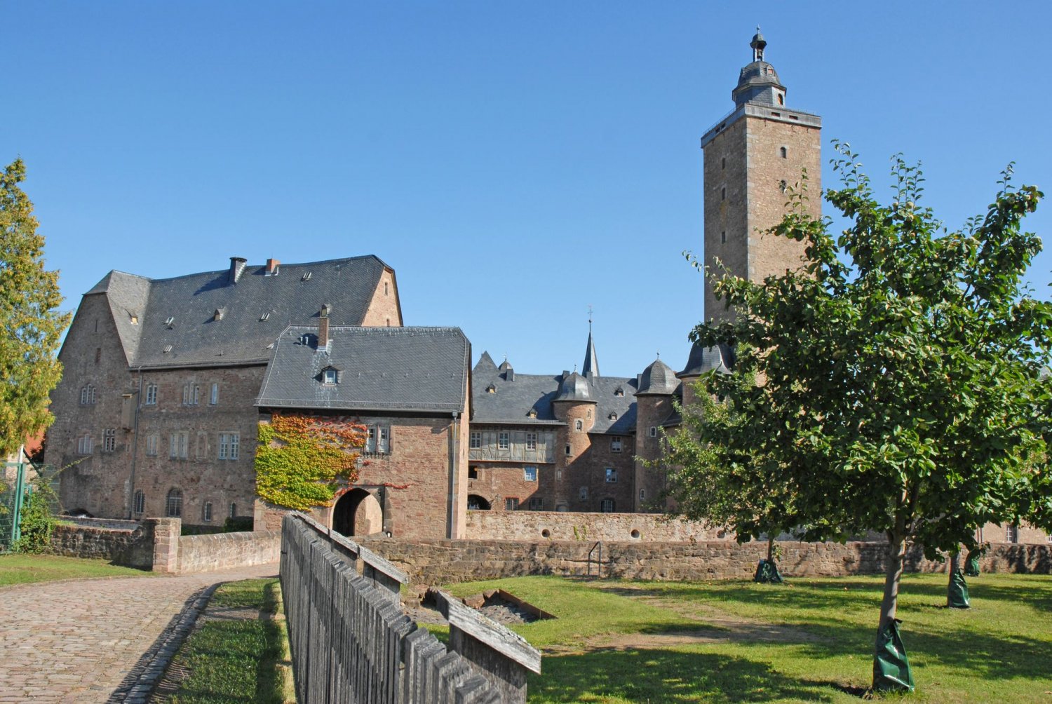 Dieses wunderschöne Schloss steht in Steinau