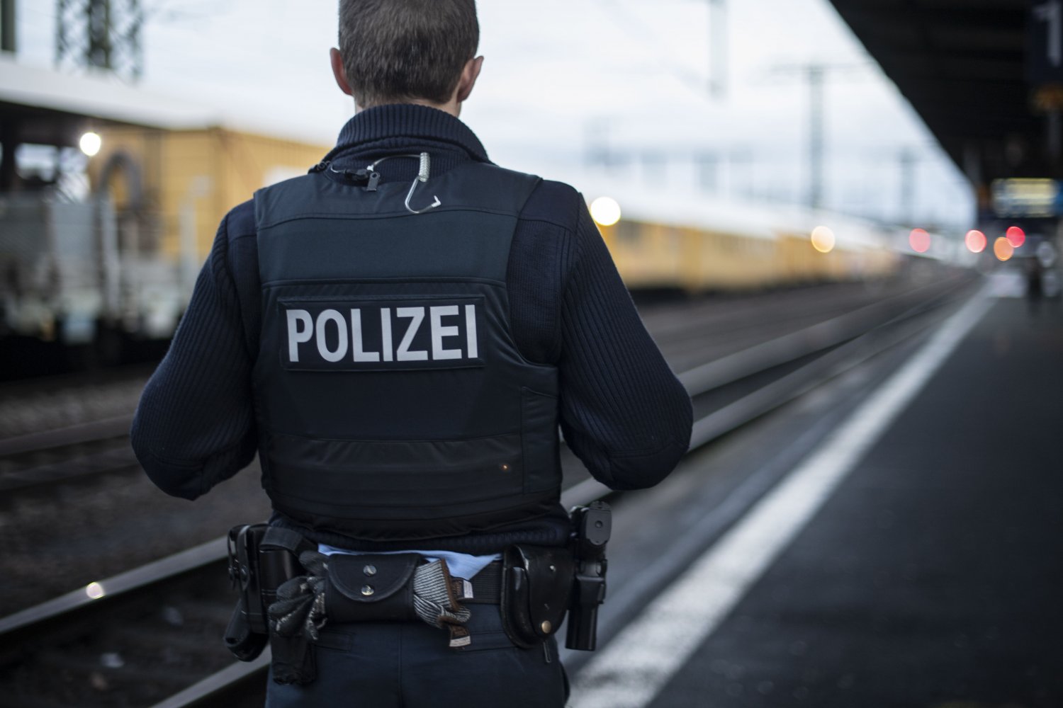 Am Dienstagmorgen, 19. Oktober, konnten Beamte der Bundespolizei einen 25-jährigen Mann nach einem Taschendiebstahl festnehmen.