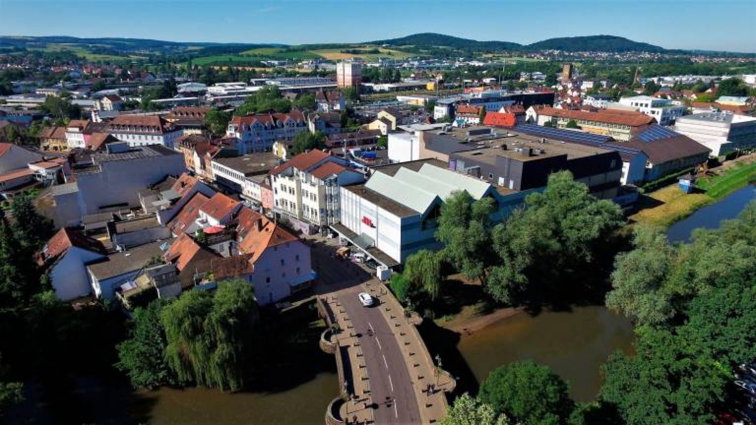Von der Politik fordert der Vorsitzende des Stadtmarketing- und Gewerbevereins Gelnhausen mehr Kompromissbereitschaft und eine schnelle Lösung für ein neues Konzept. Auch sein Unternehmen könne dabei helfen.