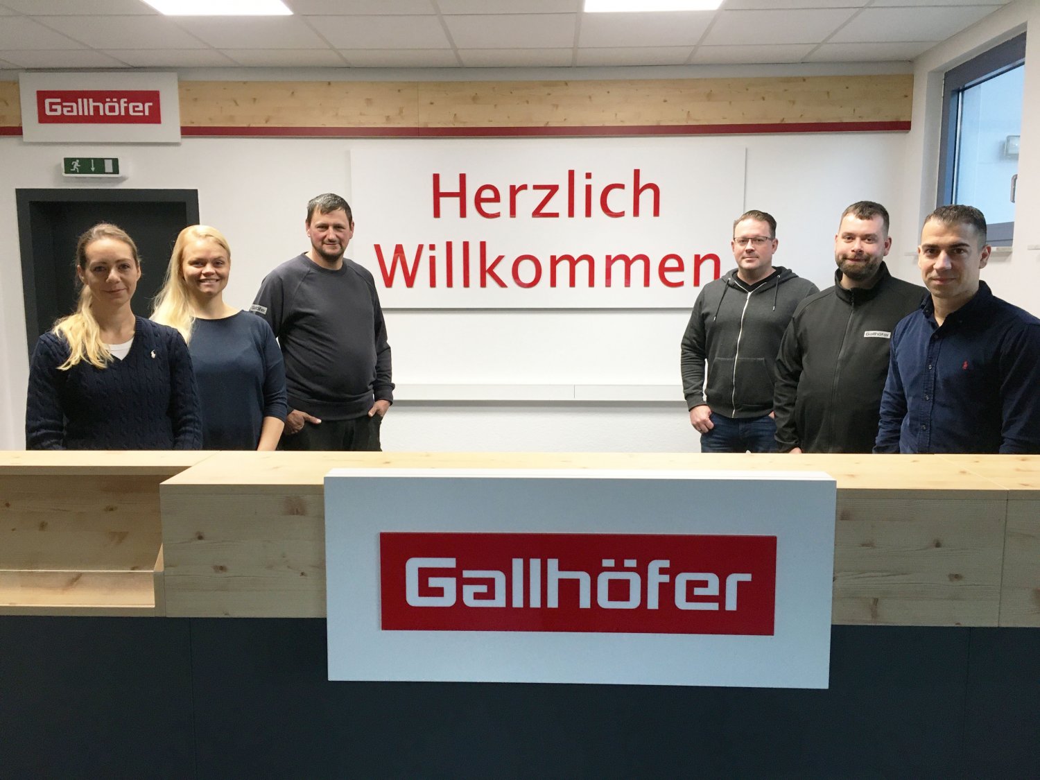 Das Team rund um Niederlassungsleiter Leandro Valenti (ganz rechts): von links Sarah Leis, Nicole Pilsel, Ralf Stoll, Ronald Schadt, Peter Maier