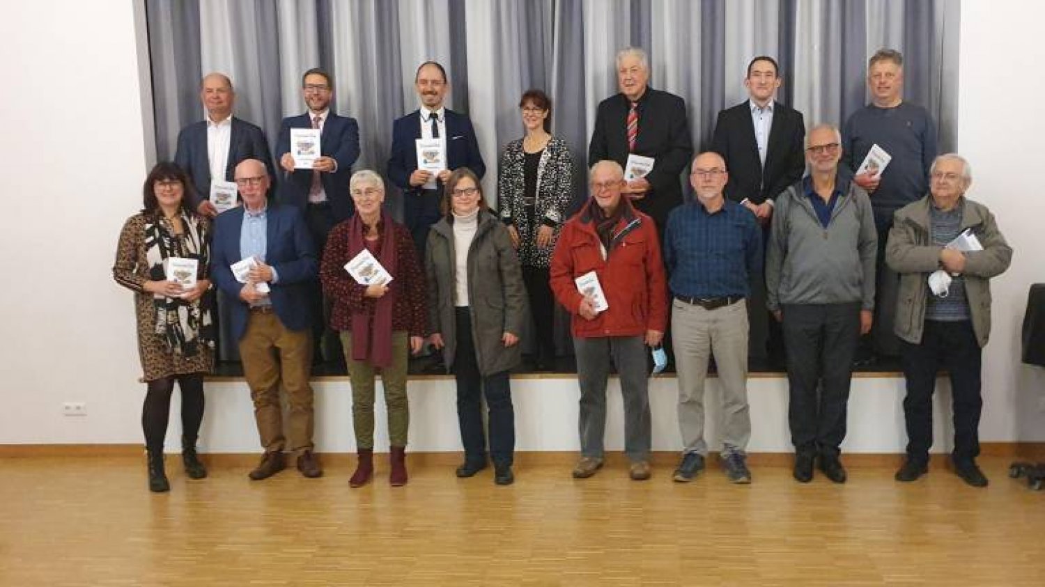 Die Autoren, Repräsentanten und Verantwortlichen des Heimatkalenders „Bergwinkel-Bote“ für das Jahr 2022.