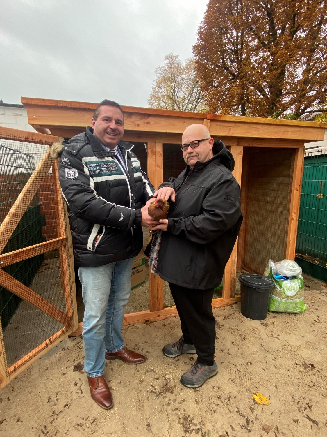Freude auf die Hühner bei dem neuen Besitzer.