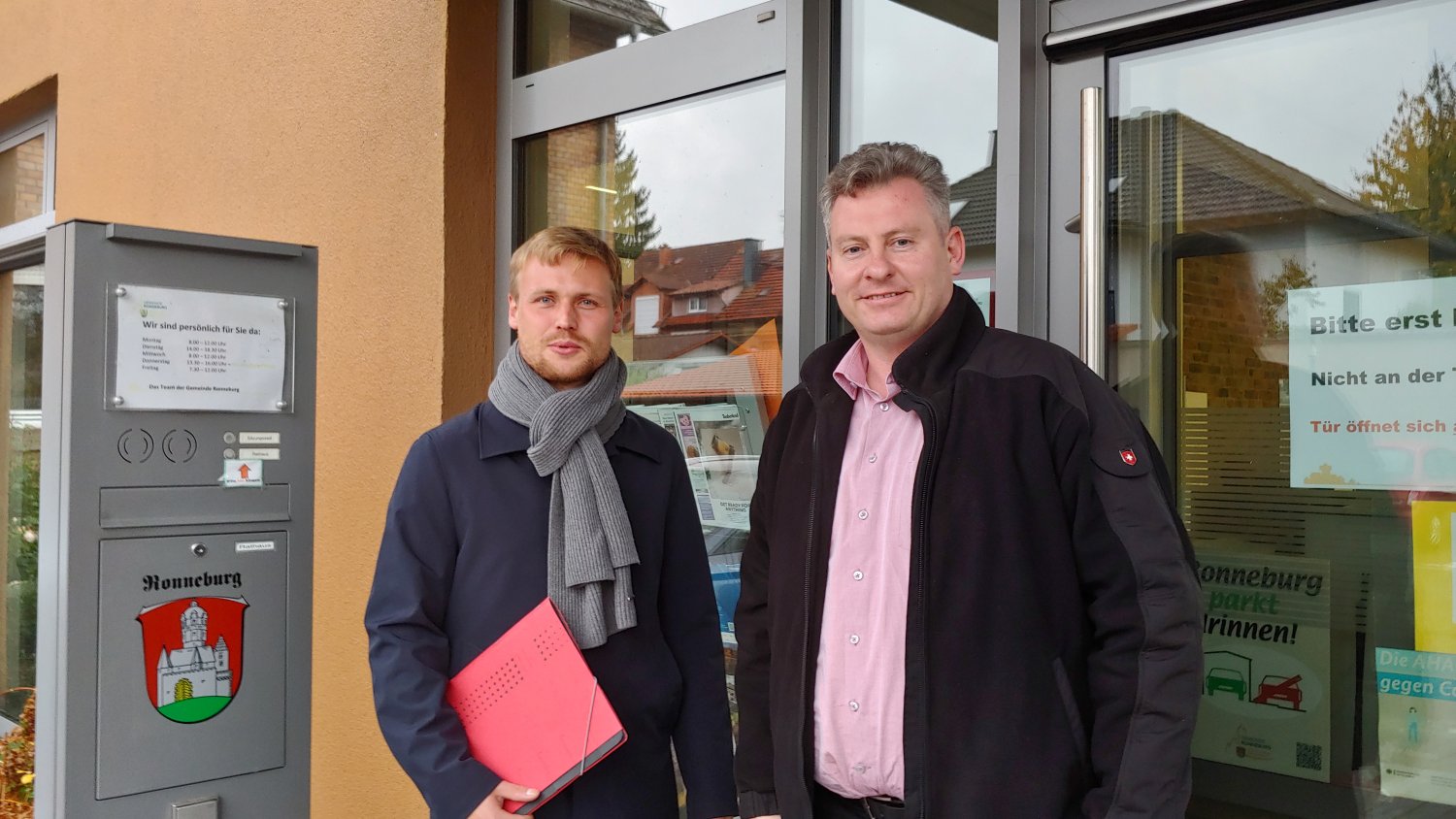 Bundestagsabgeordneter Lennard Oehl und Ronneburgs Bürgermeister Andreas Hofmann.