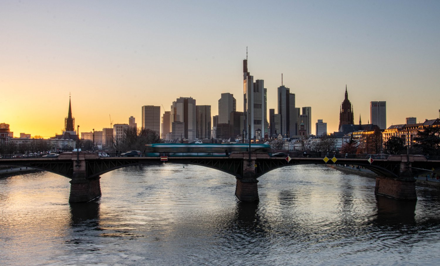 Bei solch einem Ausblick können sich Impfwillige in Frankfurt einen Piks geben lassen.