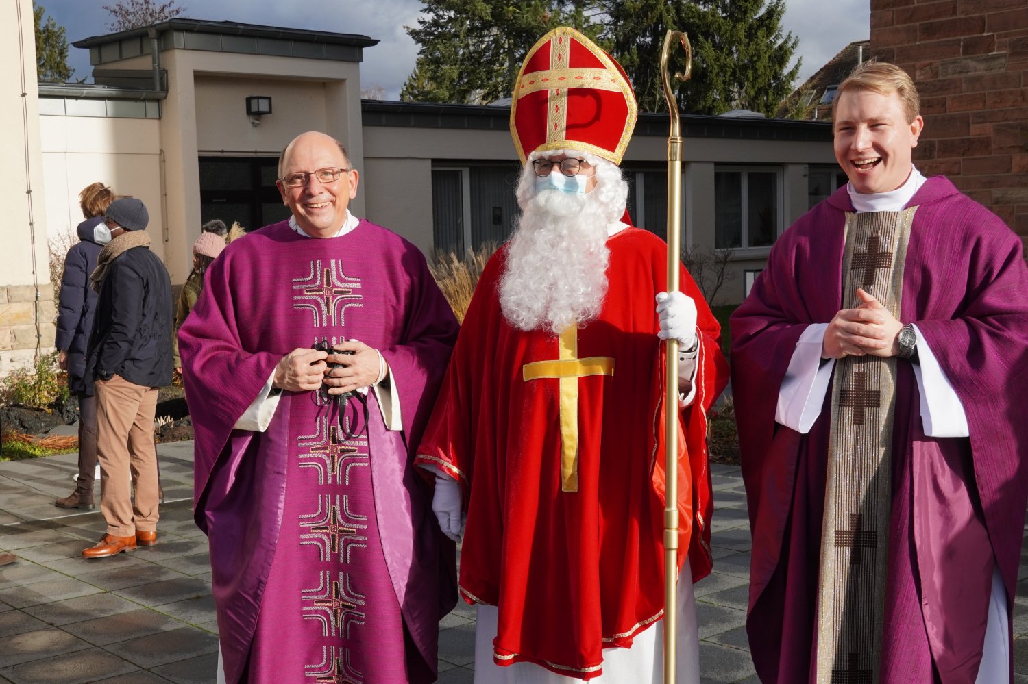 Ho, ho, ho - der Nikolaus besuchte dem Gottesdienst in Kesselstadt