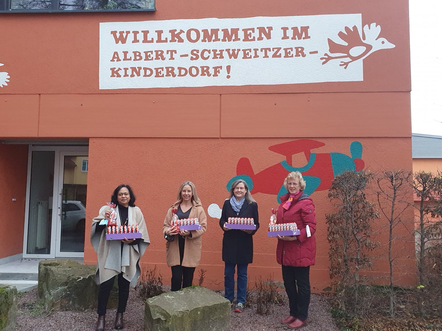 V.l.n.r.: Srita Heide, Gundula Hoffmann (Öffentlichkeitsreferentin ASK Hanau), Katja Eisert und Monika Klosson.
