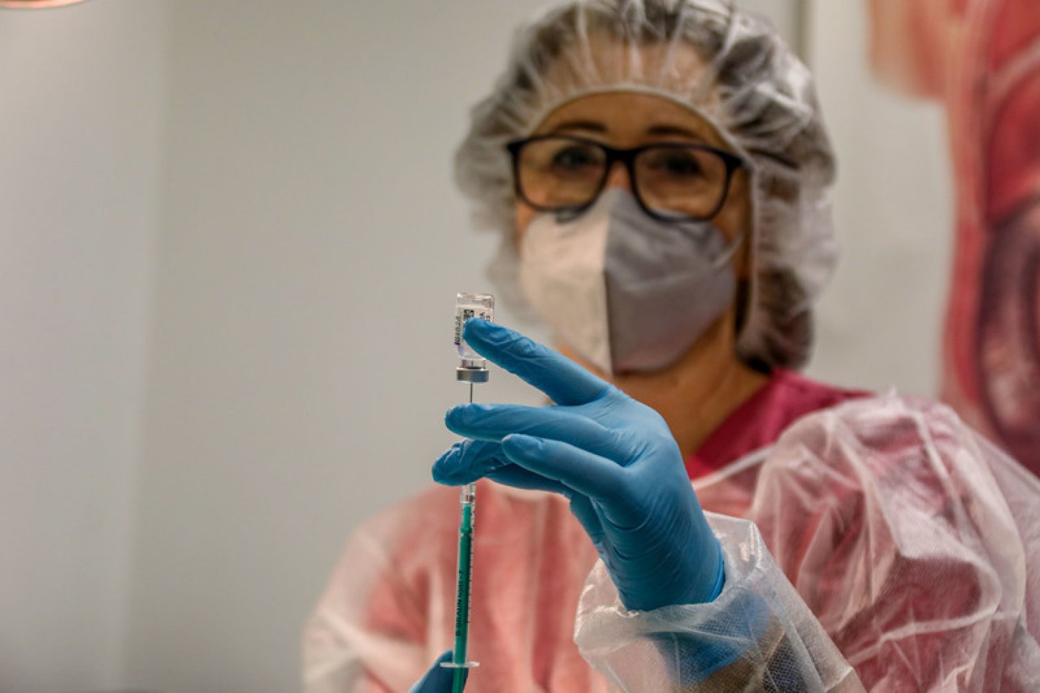Bald sollen auch die Kinder vor dem Corona-Virus mit einer Impfung geschützt werden 