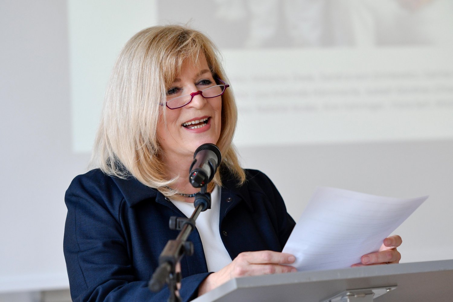 Elisabeth Gottschalk, ehemalige Leiterin der Akademie für Gesundheit, blickt auf ihre 45-jährige Pflege- und Lehrtätigkeit zurück.