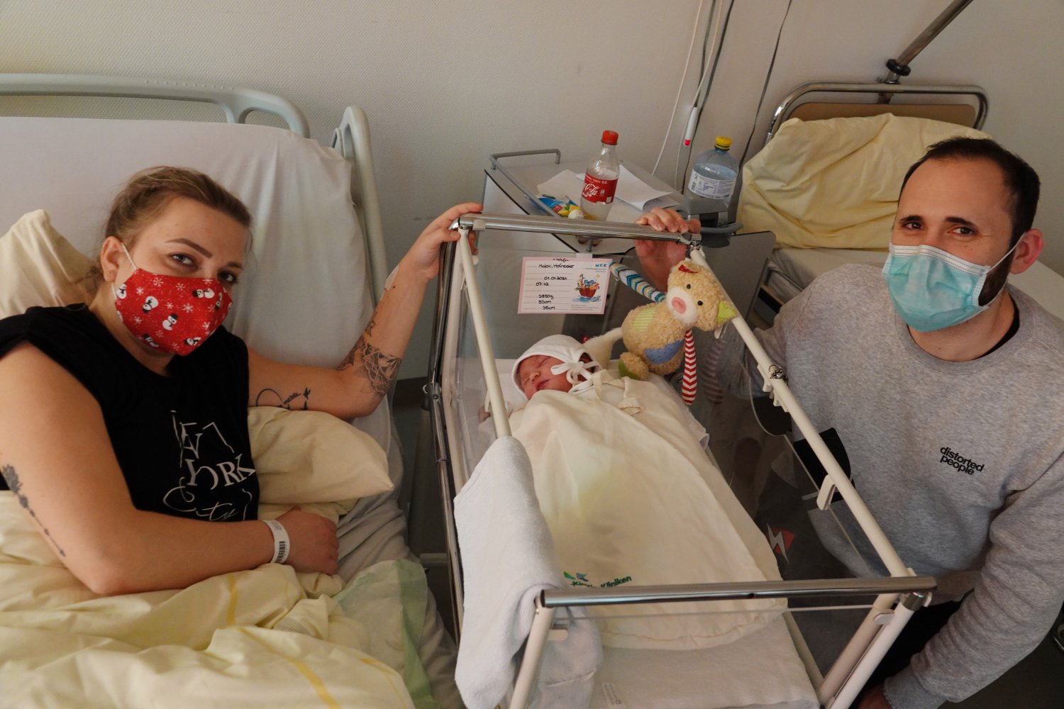 Laura und Lukas Hofmeister freuen sich über die Geburt ihrer Tochter Malou