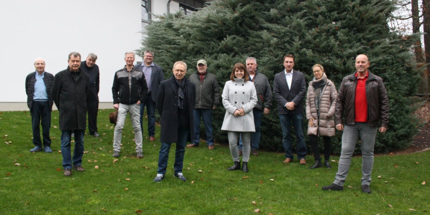(von links nach rechts) Claus Werckmeister, Rainer Grammann, Hans-Gert Goltz, Jo Härter, Michael Resch, Dr. Peter Büttner, Bernd Reekers, Sarah Goldbach, Frank Heinickel, Alexander und Maike Klüh und Alexander Maslankowski.