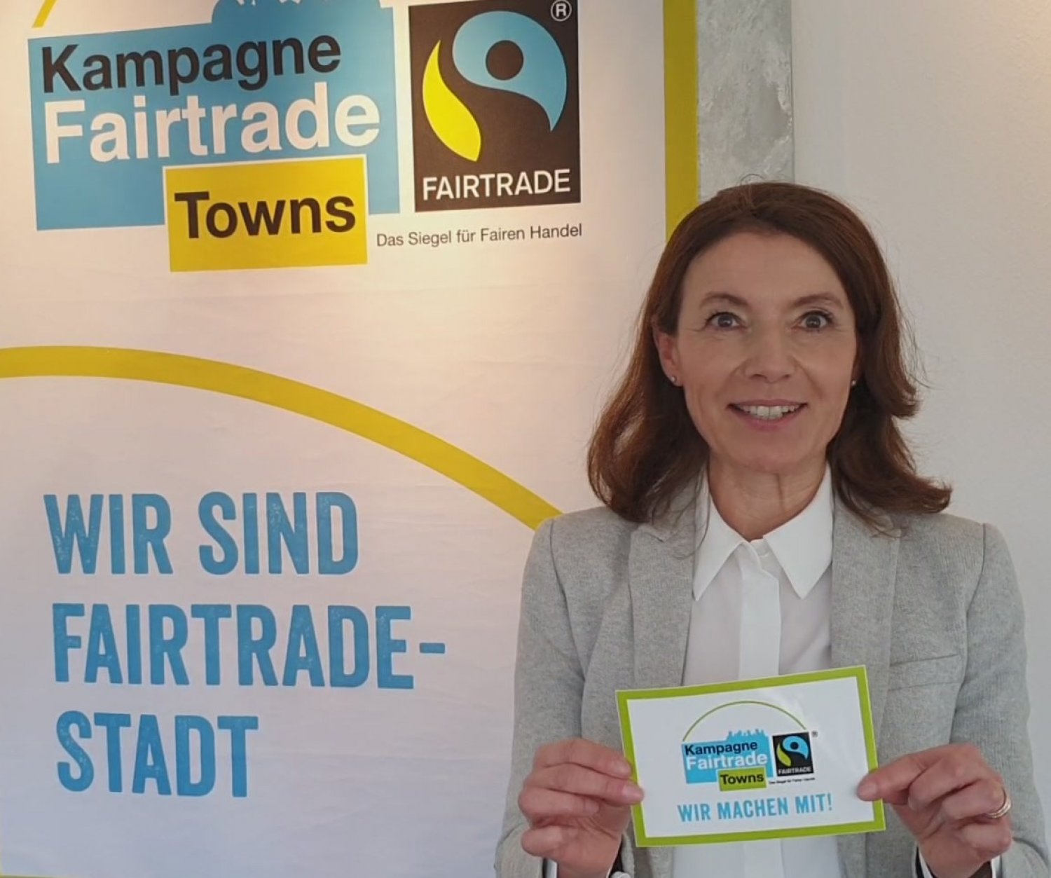 Bürgermeisterin Monika Böttcher freut sich über die Auszeichnung Maintals als Fairtrade-Stadt. Sie hat das Engagement der ehrenamtlichen Stadtleitbildgruppe aktiv begleitet. 