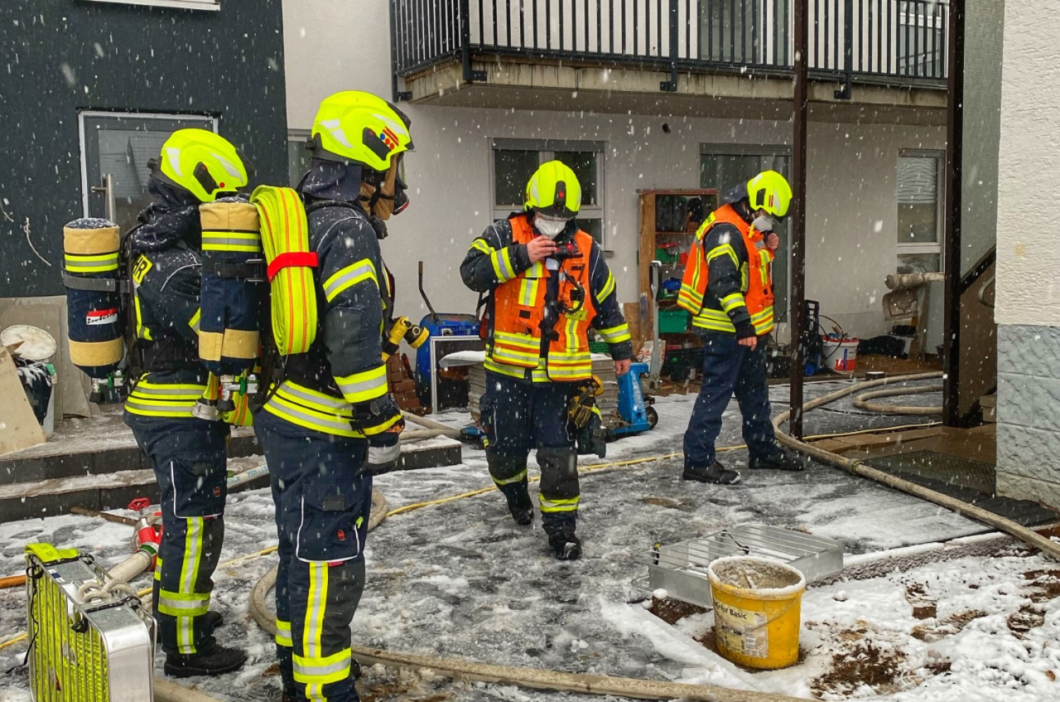 Am Sonntagmorgen waren die Einsatzkräfte bei einem Kellerbrand in Neuenhaßlau.