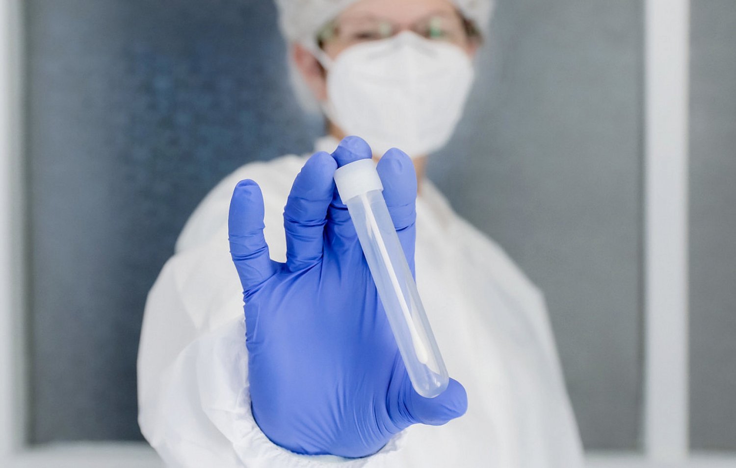 In Deutschland haben sich seit Beginn der Pandemie mehr als 6,5 Millionen Menschen nachweislich mit dem Corona-Virus infiziert.