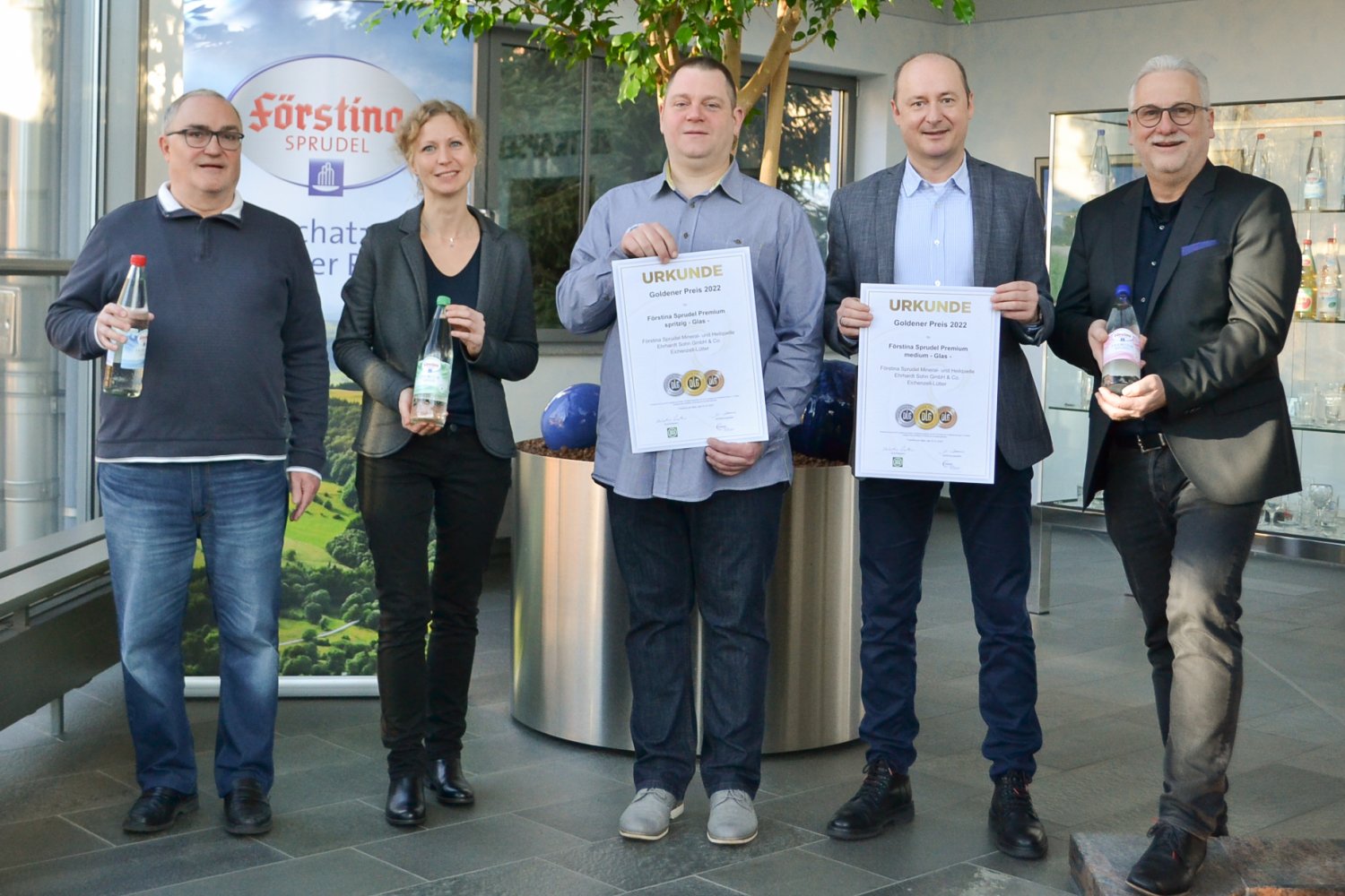 Ulrich Ehrhardt (Geschäftsführer), Josefine Schnura (Leiterin Qualitätsmanagement), David Schäfer (Betriebsleiter Produktion+Technik), Mario Petry (Verkaufsleiter), Markus Wehner (Mitglied der Geschäftsleitung).
