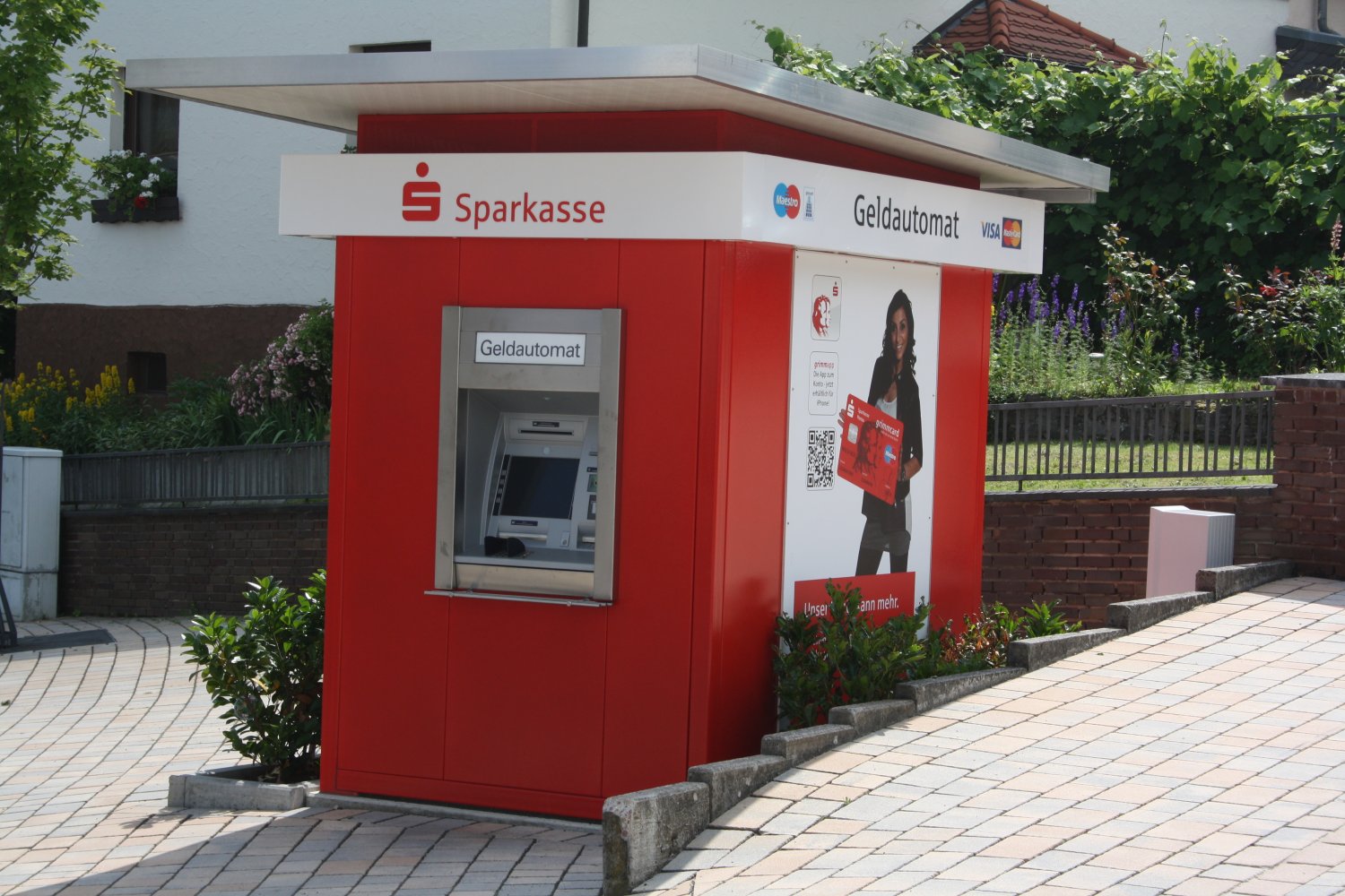Die Sparkasse Hanau hat ihre Geldautomaten-Standorte mit zusätzlicher Sicherheitstechnik ausgestattet, darunter auch den Geldautomaten in Oberrodenbach.