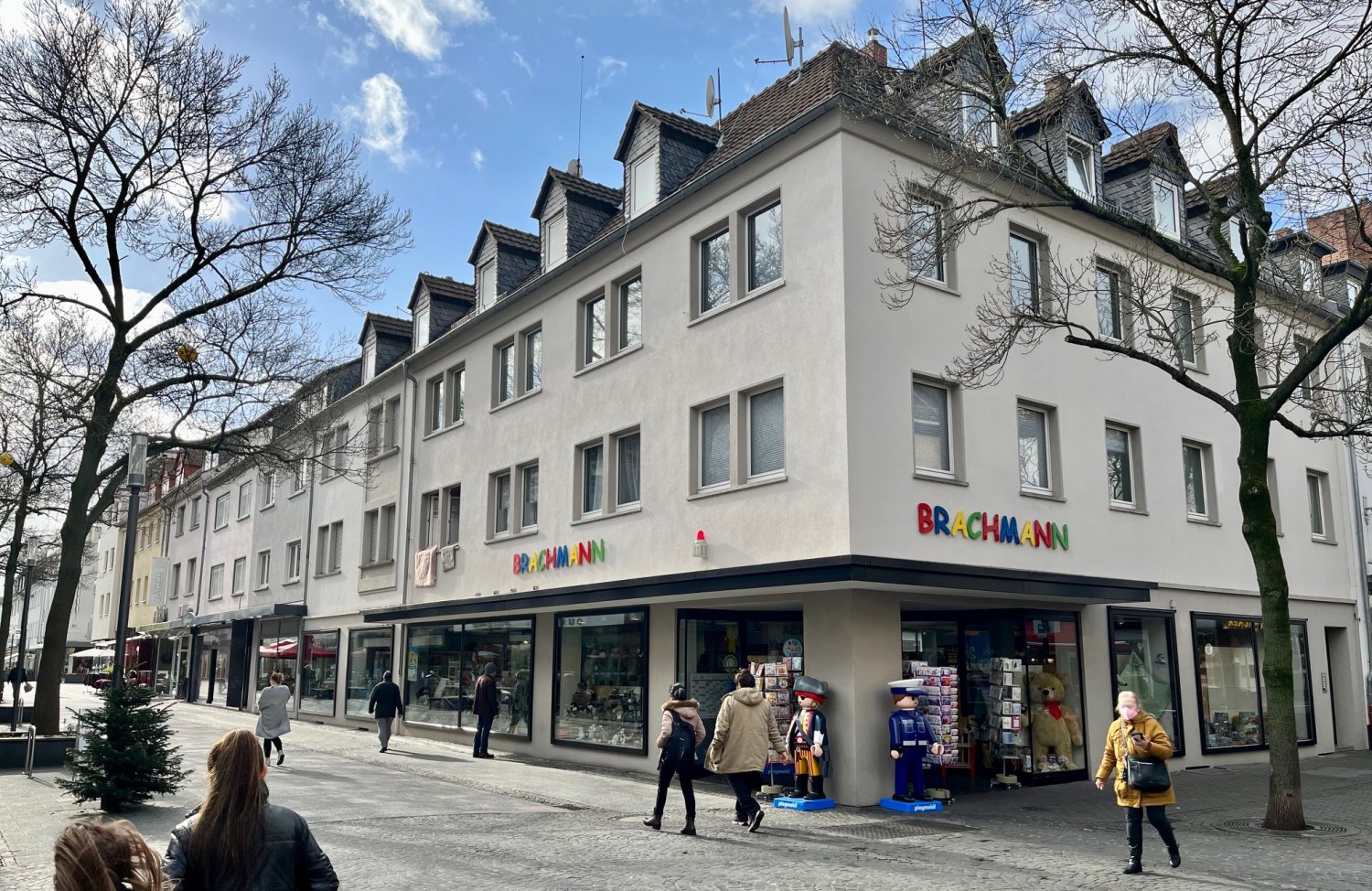 Die städtische BauProjekt GmbH wird die Immobilie von Spielwaren Brachmann übernehmen und den Laden an die Hanau Marketing GmbH (HMG) vermieten.