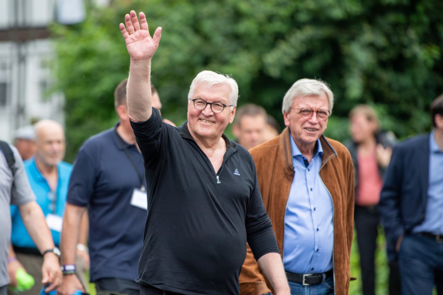 Kann er seinen Posten behalten? Hier: Frank Walter Steinmeier mit Hessens Ministerpräsident Volker Bouffier Archivfoto: O|N/Hendrik Urbin