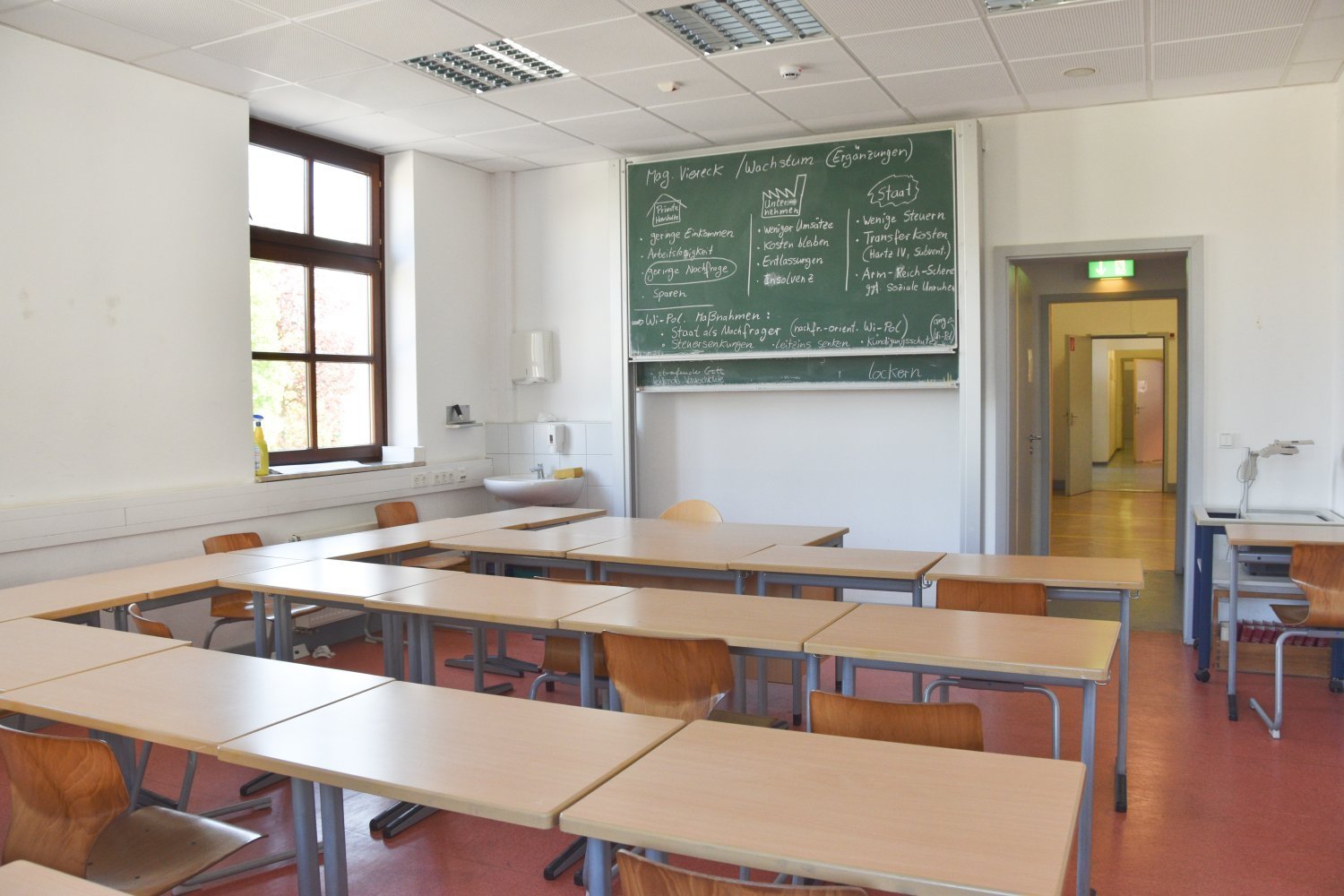 Eltern haben die Möglichkeit ihre Kinder bei heftigen Stürmen nicht in die Schule zu schicken