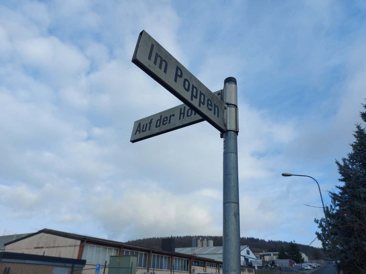 Eine Straße im Steinauer Industriegebiet
