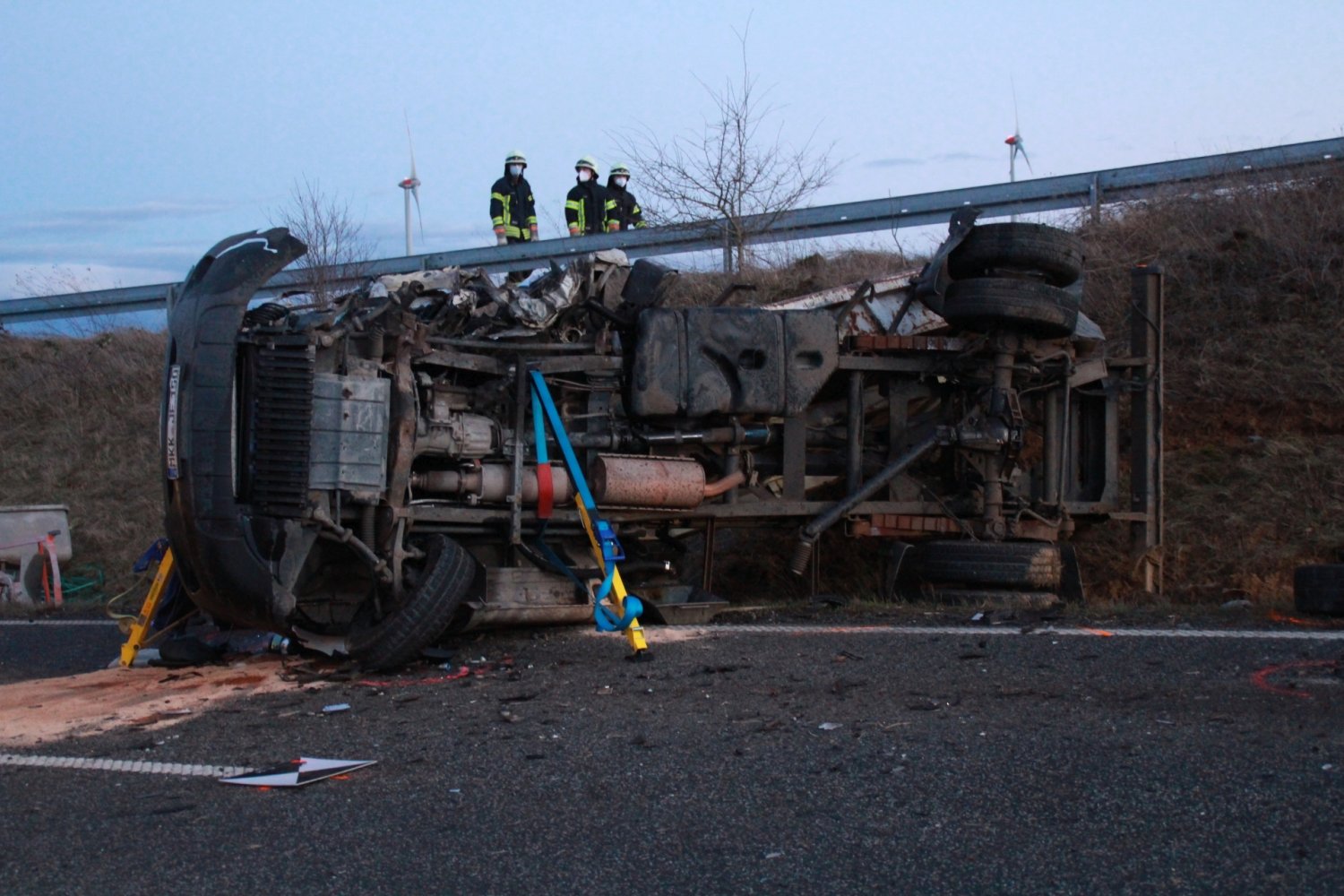 Der Ort des Geschehens auf der L3008.