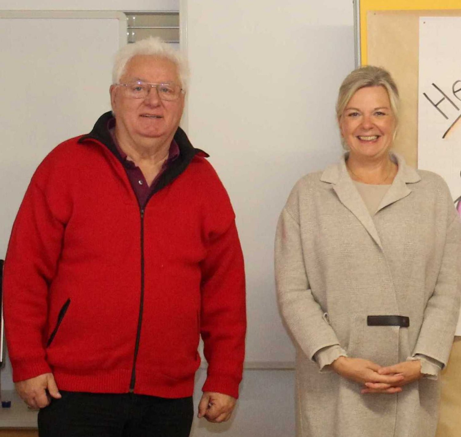 Die Leiterin des Stabs Verkehrspolitik vom Auto Club Europa (ACE), Kerstin Hurek, und der Pressesprecher im Kreisvorstand Main-Kinzig-Kreis und Wetterau, Anton Hofmann.