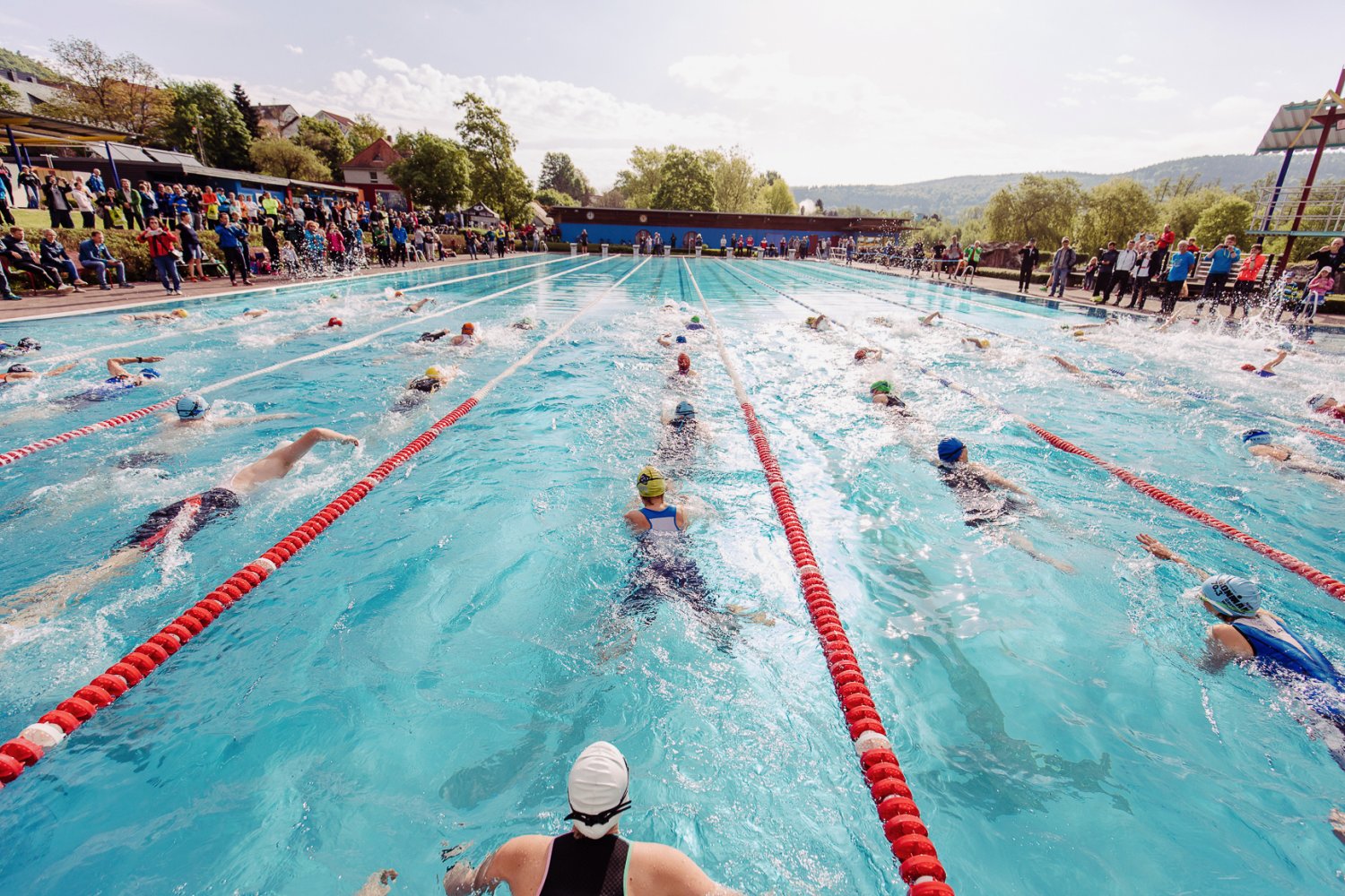 Schwimmstart im Barabrossabad Gelnhausen.