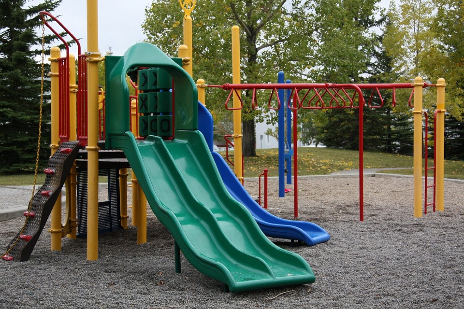 Dreister Diebstahl auf dem Spielplatz