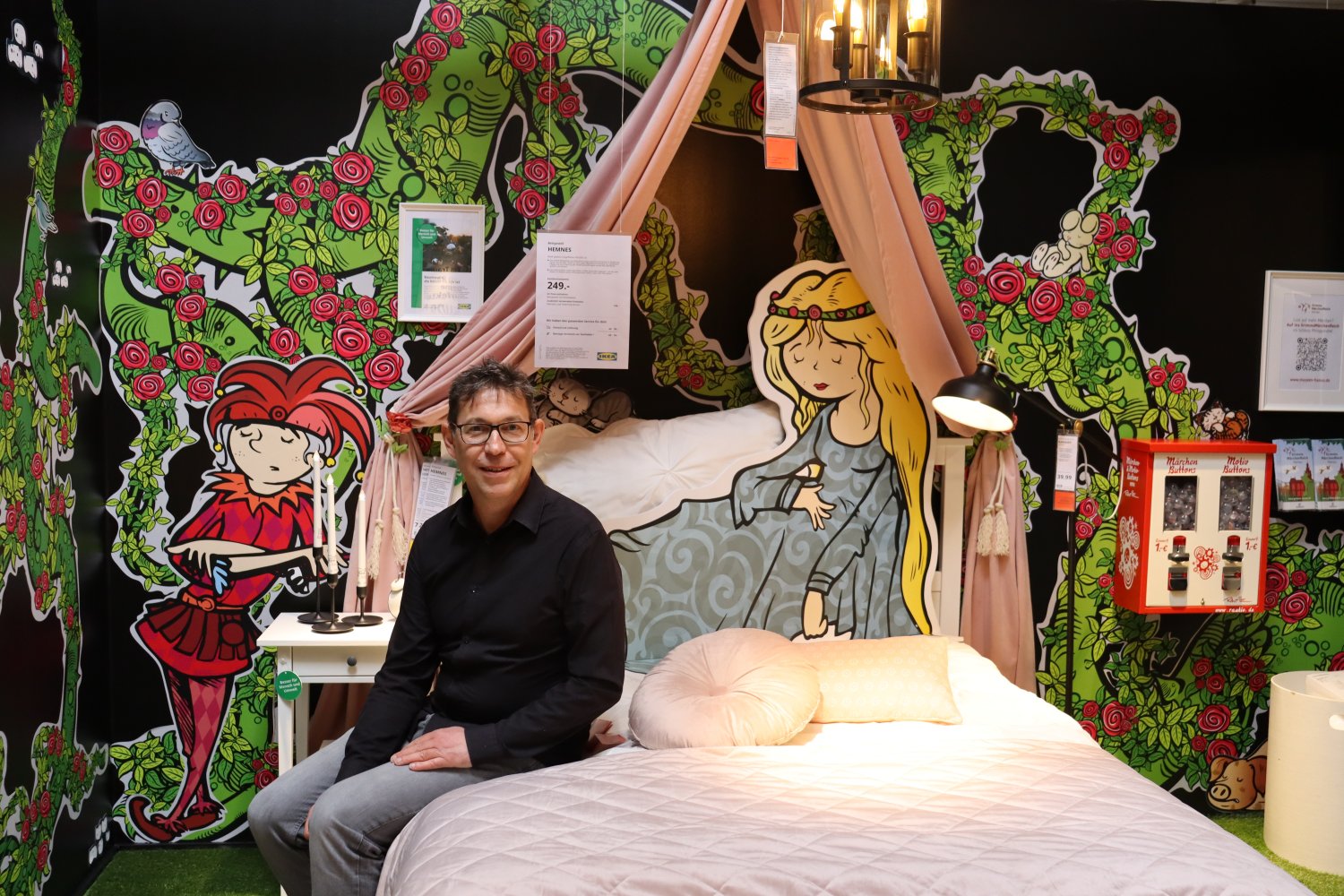 Hanaus Comic-König Rautie alias Michael Rautenberg hat gemeinsam mit dem Ikea-Interior-Design-Team ein entzückendes Dornröschenzimmer kreiert.