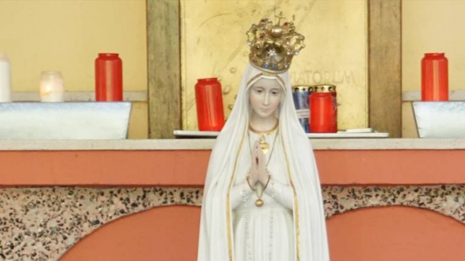 Die nationale Pilgermadonna machte an der Bernbacher Fatima-Kapelle Station und lockte viele Besucher an.