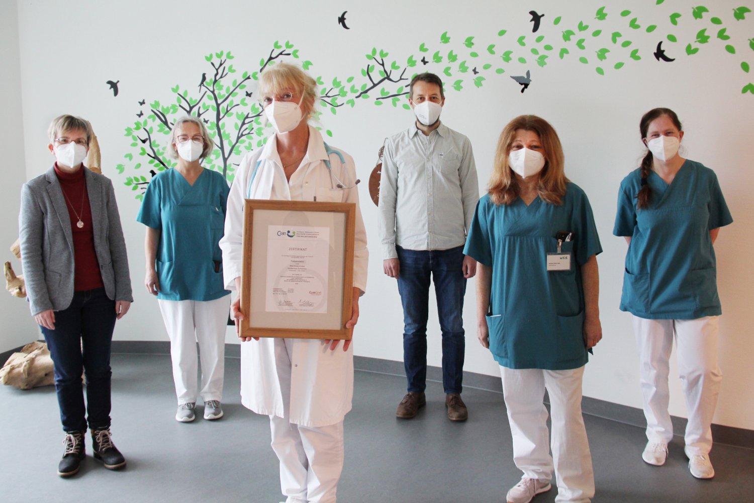 Das Schlüchterner Klinikteam freut sich über die Auszeichnung.