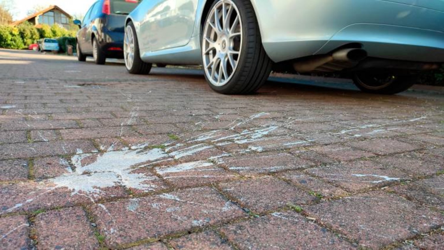 Wer hier parkt, der parkt gefährlich: Ein Anwohner möchte den Platz wohl für sich haben und versucht mit fragwürdigen Methoden, andere davon abzuhalten, den Wagen hier abzustellen.