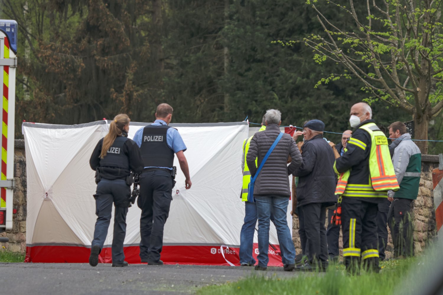 Eine 79-Jährige starb, nachdem sie von ihrem Mann mit dem Auto überfahren wurde