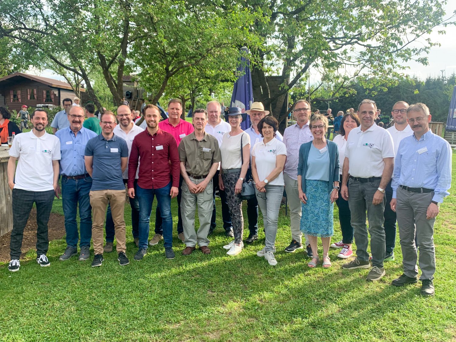 Die Kommission und der Ortsbeirat liefen zur Schlussbesprechung im prall gefüllten Wallrother Bauerngarten ein.