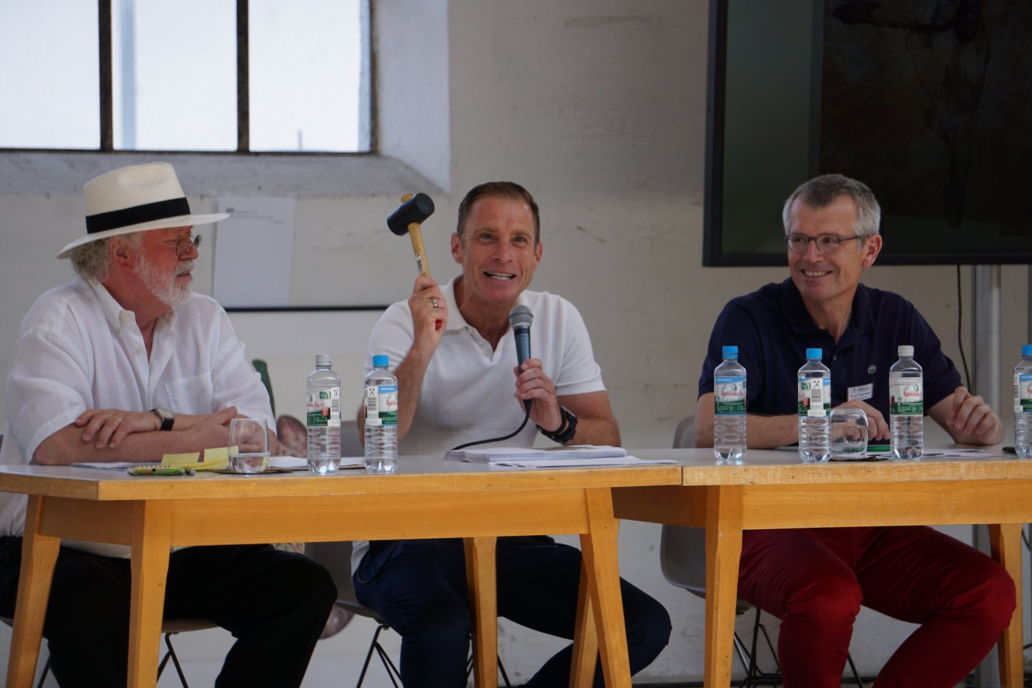 Holger Dell, Jens Kölker und Dr. Tobias Kämpf bei der Auktion.