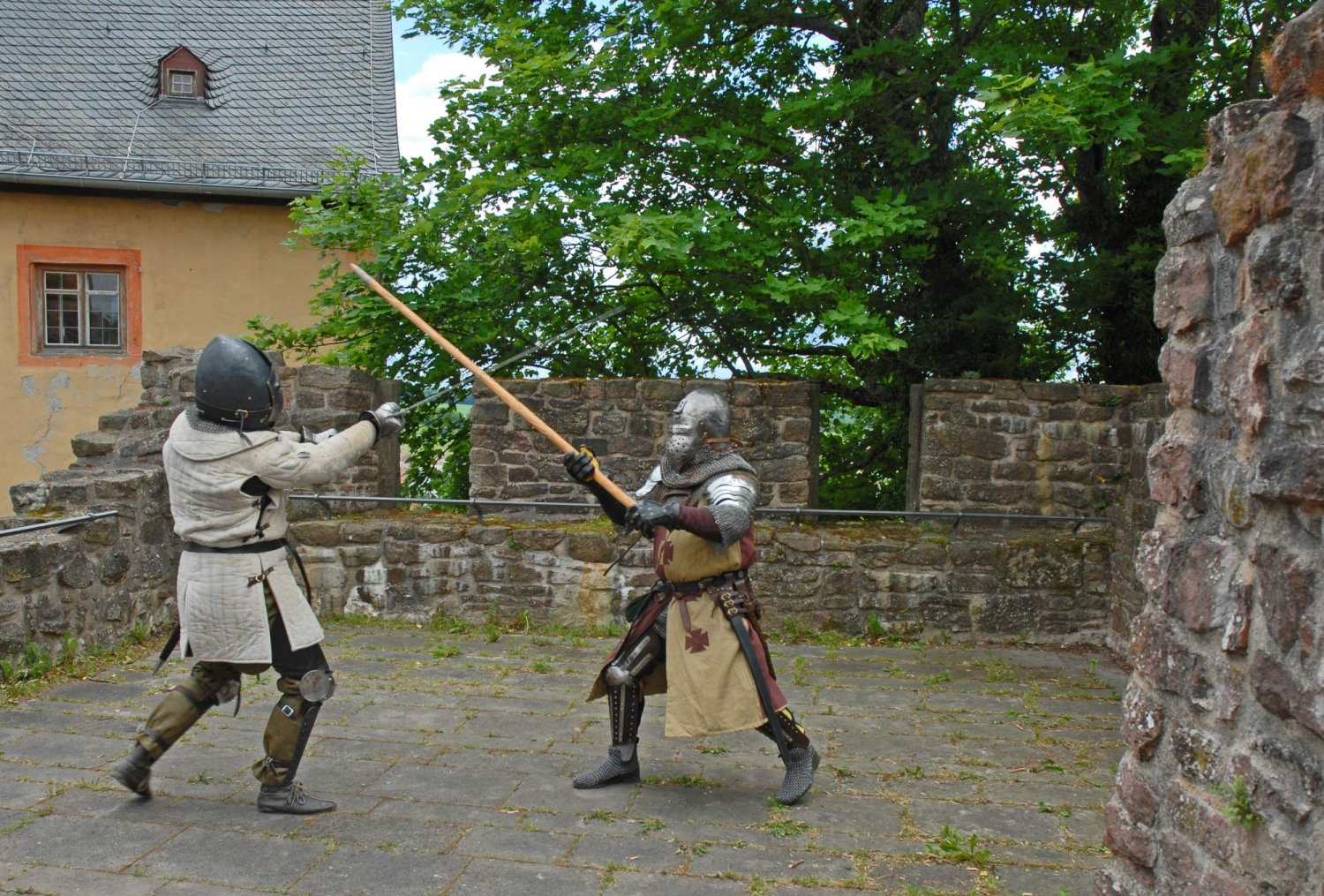 Burg-Frühling in Schwarzenfels am Donnerstag