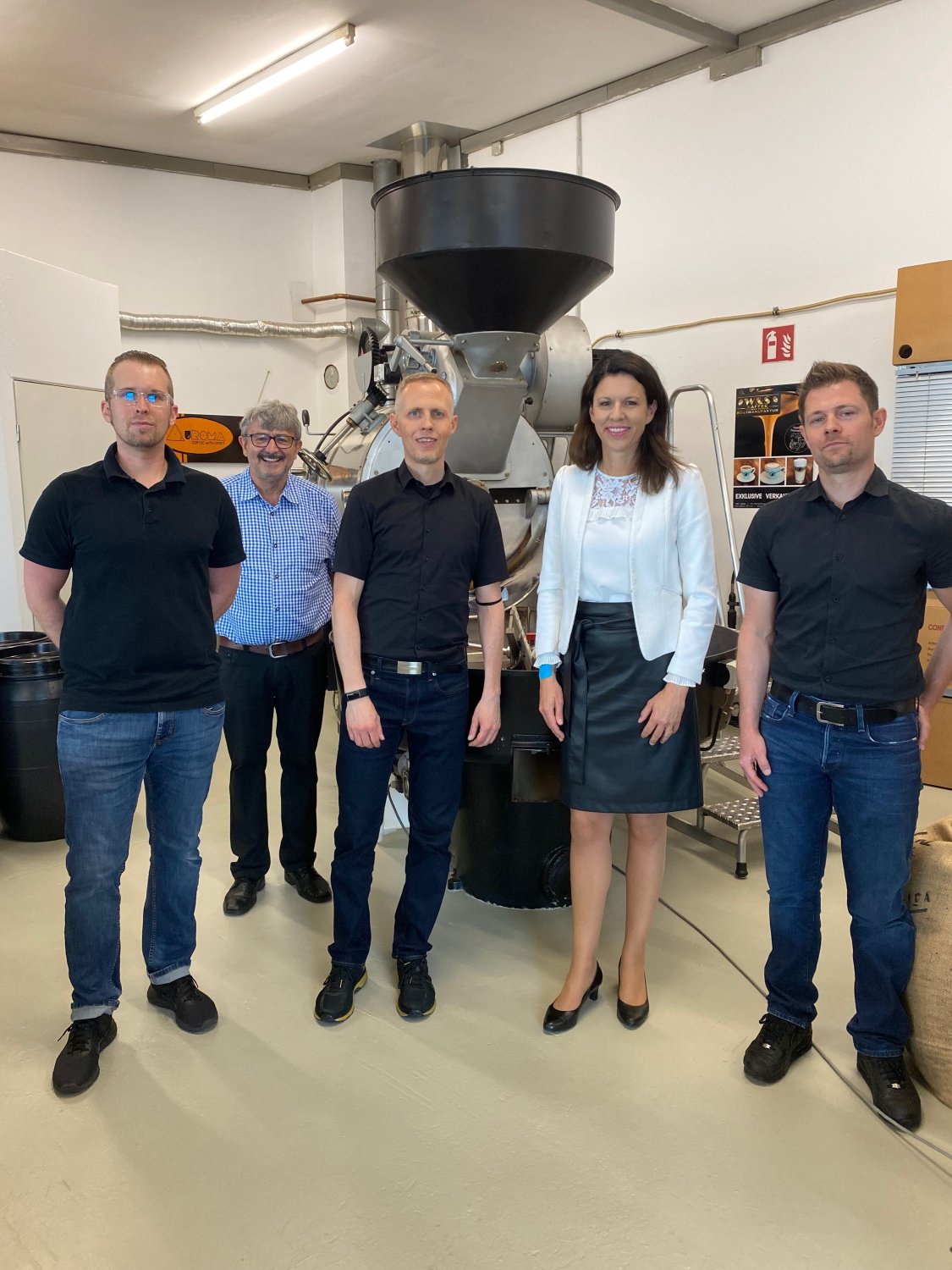 (von links): Dennis Pohlmann (Mitarbeiter W&S Kaffee), Uwe Häuser, Thomas Schulz, Katja Leikert und Christian Schulz.