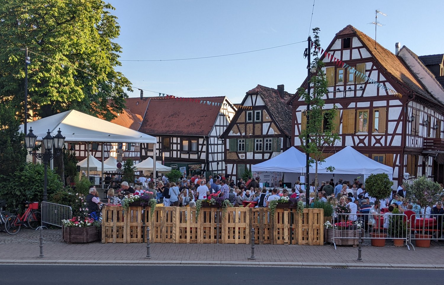 Bei einem lauen Sommerabend, war das Event gut besucht.